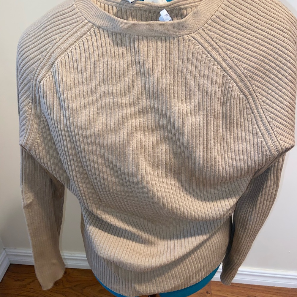 Sweater - Picture 4 of 6